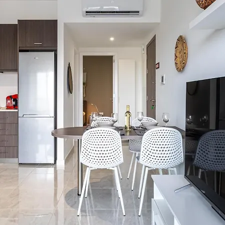Bonne Heure 1-Br Apt In Larnaca Exterior photo