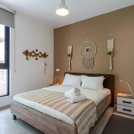 Bonne Heure 1-Br Apt In Larnaca Exterior photo